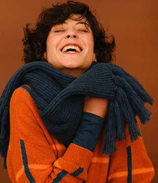 Irina cardigan Rust & Kay scarf Dark Petrol